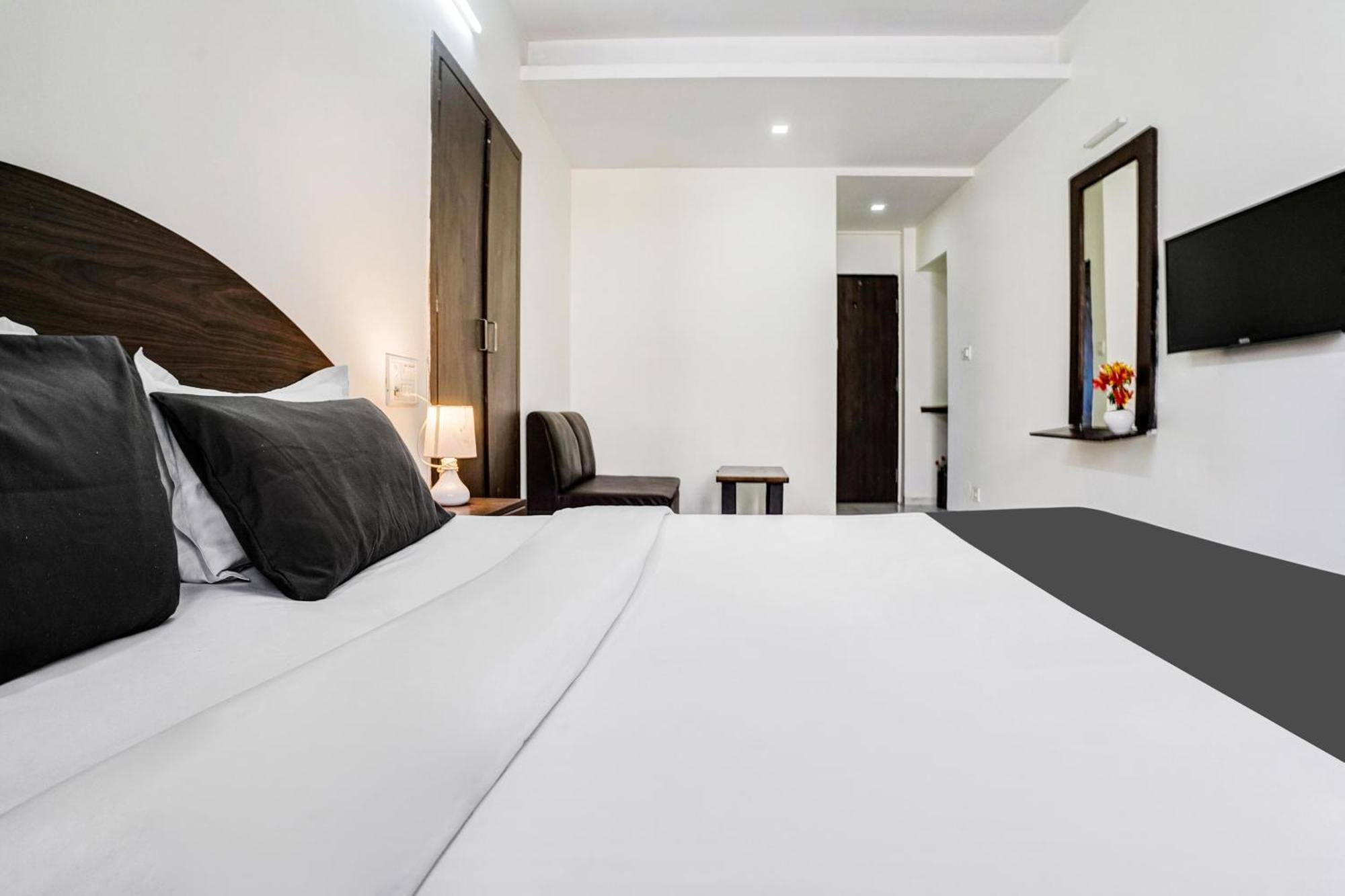 Super Hotel O Nashik Near Vijay Mamta Theatre Formerly Sahara Inn Kültér fotó